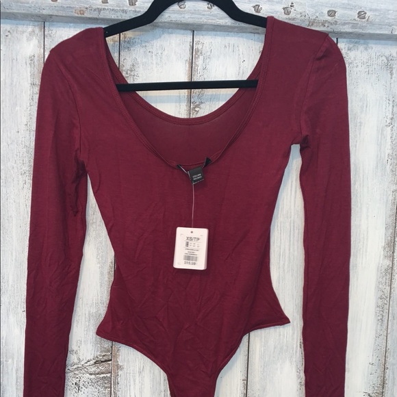 Maroon body suit - Picture 3 of 3
